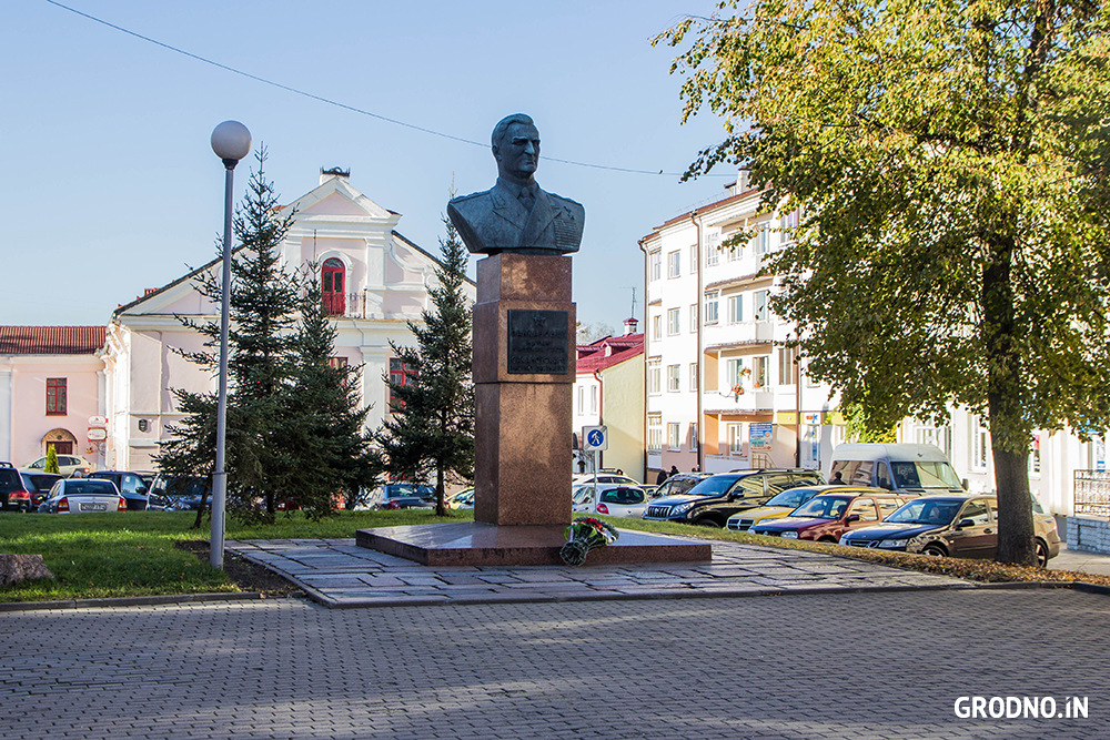 Памятник Соколовскому в Гродно