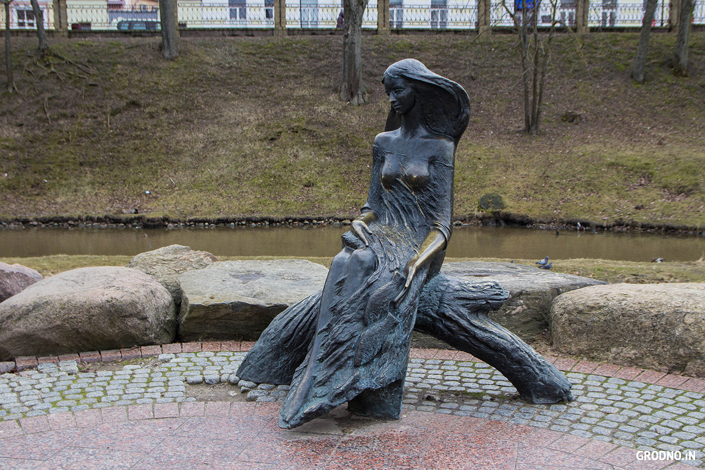 Скульптура «Городничанка» в Гродно