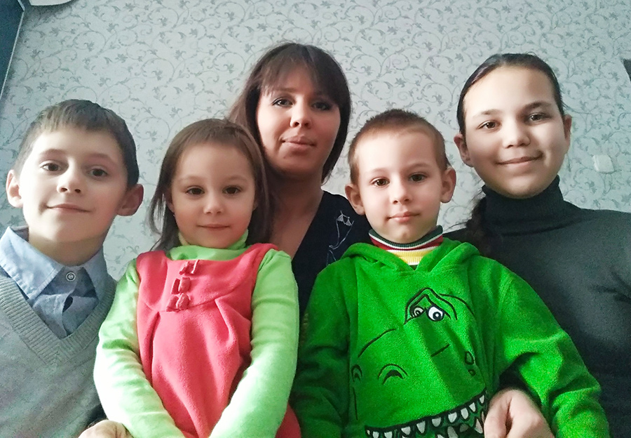 Многодетная семья Чайковских ждет новоселья. Фото: Елена Семенова, sb.by.