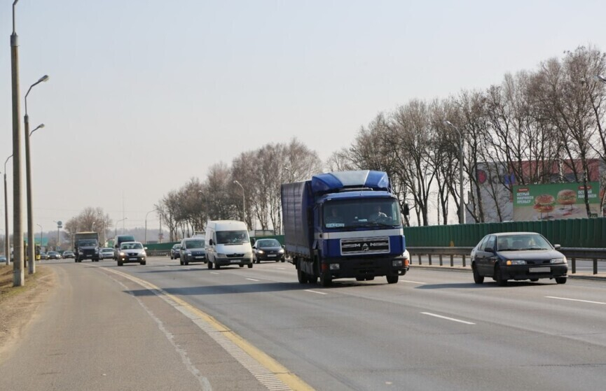 Весеннее ограничение движения для грузовиков 2024. Дороги в Беларуси. Грузовик на дороге. Запрет грузовикам. Загруженность на дороге.
