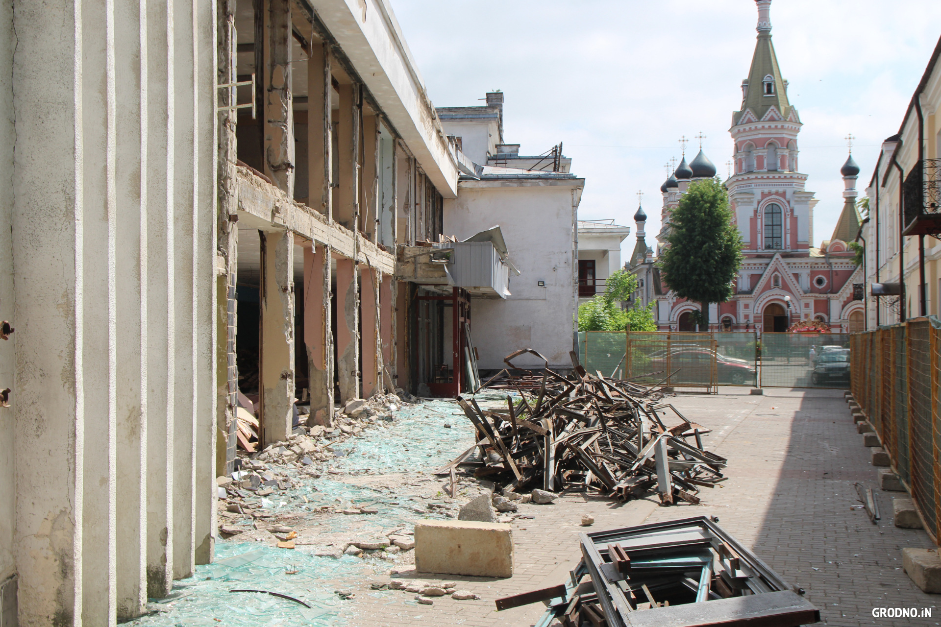 Дом офицеров в Гродно разбирают по кирпичикам. Что и когда там откроют? -  Автомобили Гродно